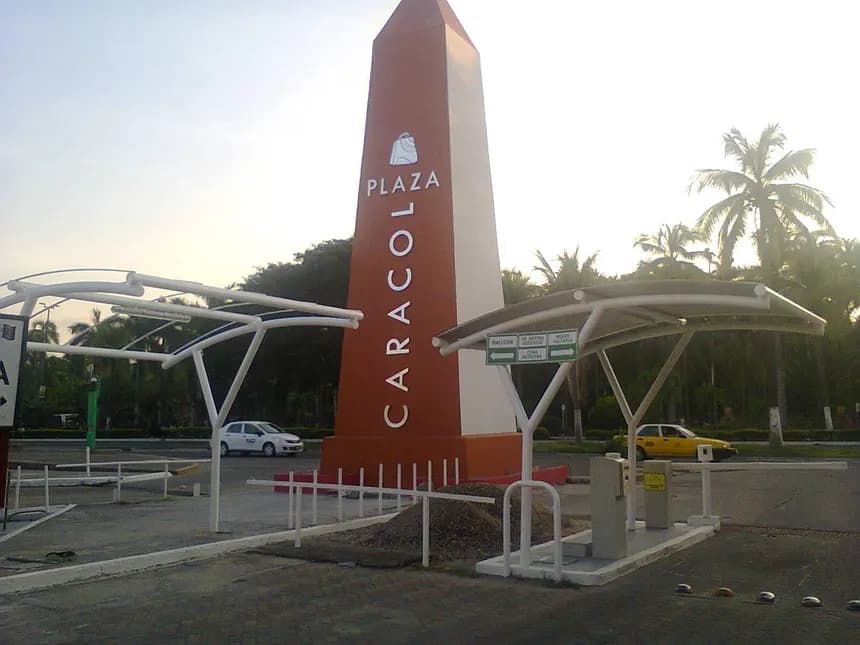 Plaza Caracol y Coral Negro